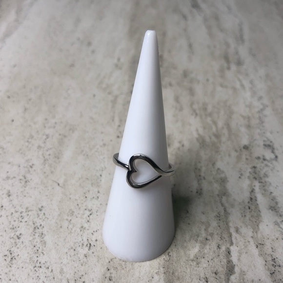 925 Sterling Silver Heart Ring - Picture 2 of 8